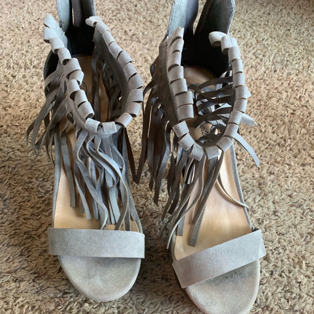 Suede Peep Toe Fringe Ruff Cuff Chunky Heel